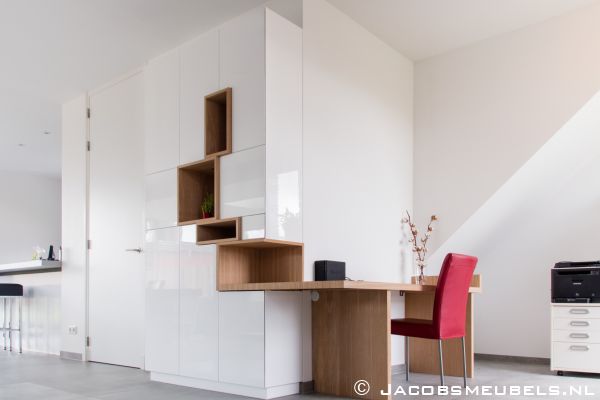 hoekmeubel met  bureau zijaanzicht